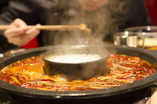 Warm Up on a Cold Chicago Day at Laojiumen Hotpot